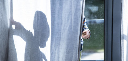 Verstecken vor den Eltern: Kinder sind ihren Peinigern in der Pa...