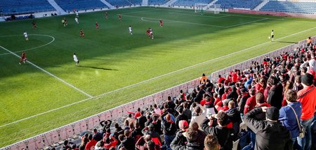 Kein Platz für Rassisten: Hapoel-Katamon-Fanblock beim Heimspiel...