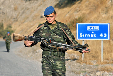 Konflikte offenhalten: 22. Oktober 2007, türkische Soldaten an d...