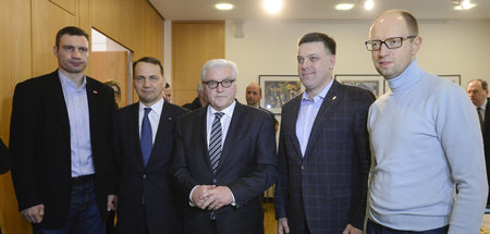 Frank-Walter Steinmeier mit dem ukrainischen Umstürzler und Fasc...
