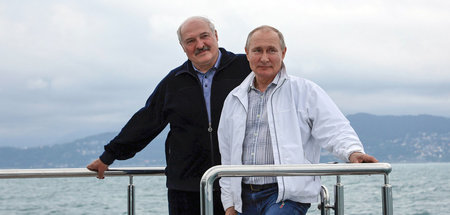 Wladimir Putin (r.), Präsident von Russland, und Alexander Lukas...