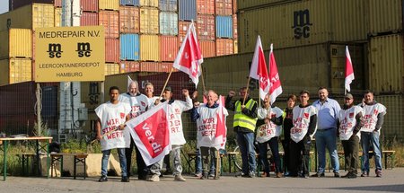 Die Hafenarbeiter sind es wert (Streik beim Containerdienst Medr...