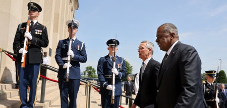 2021-06--BIDEN-NATO.JPG