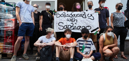 Blockiertes Warenlager: Gorillas-Kuriere streiken für ihren Koll...