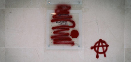 Symbolischer Protest: Weltweit größter »Vermögensdienstleister« ...