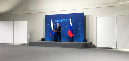 Putin nach dem Treffen mit Biden vor der Presse