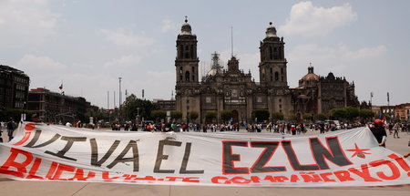 »Es lebe die EZLN«: Aktivisten in Mexiko-Stadt wünschen der zapa...
