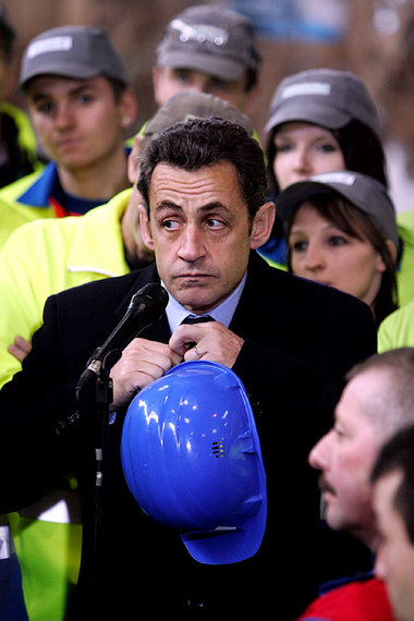 Großes Kino aus Paris: Nicolas Sarkozy besucht eine Fabrik