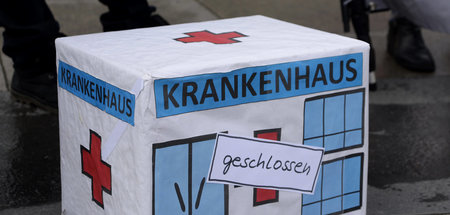 Demonstration zum Erhalt von Krankenhäusern (Berlin, 7.4.2021) Demonstration zum Erhalt von Krankenhäusern (Berlin, 7.4.2021)