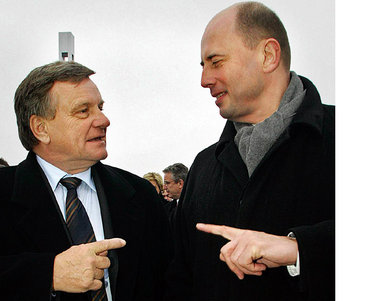 Verkehrsminister Tiefensee (r.) hat’s gewußt, durfte aber nichts...