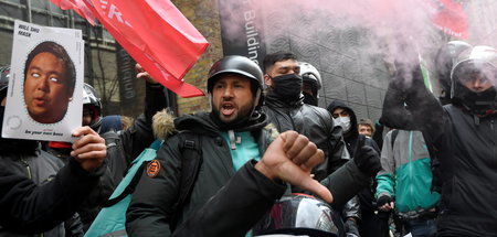 Demonstration von Deliveroo-Fahrern für bessere Arbeitsbedingung...