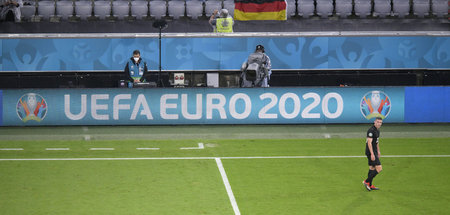 Vielleicht wäre Robin Gosens tief drin heilfroh, wenn ihm der Co...