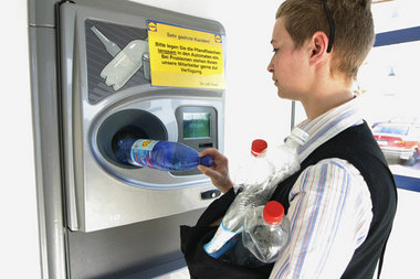 Bis zu 30 Prozent aller bei Lidl verkauften Einweggetränkeglasfl...