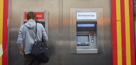 Sparen: Nur wenige können es, und wenn, dann werden sie mit Nega... Sparen: Nur wenige können es, und wenn, dann werden sie mit Nega...