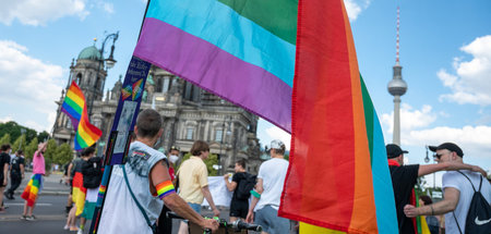 Kleiner Auftakt in der Hauptstadt: Der »CSD Berlin Pride« am 26.... Kleiner Auftakt in der Hauptstadt: Der »CSD Berlin Pride« am 26....
