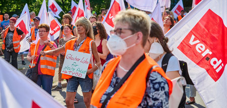 Schluss damit: Für die Beschäftigten der Berliner Krankenhaustöc... Schluss damit: Für die Beschäftigten der Berliner Krankenhaustöc...