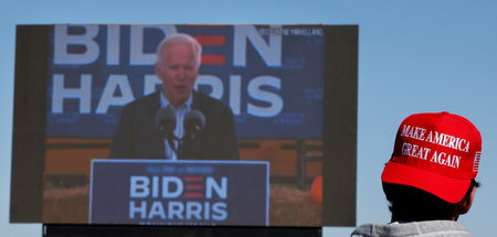 Macht vieles wie sein Vorgänger: US-Präsident Joseph Biden (währ... Macht vieles wie sein Vorgänger: US-Präsident Joseph Biden (währ...