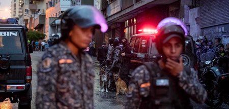 Sicherheitskräfte in Caracas am 4. August 2018 nach dem Attentat...