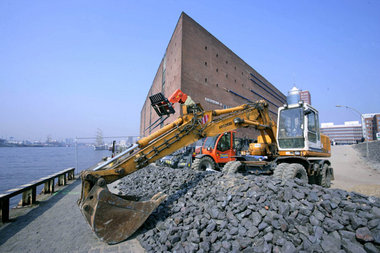 Kaispeicher A, April 2007: Damals ahnte noch niemand, wie teuer ... Kaispeicher A, April 2007: Damals ahnte noch niemand, wie teuer ...