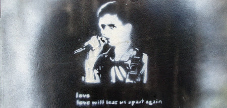 Beinahe wiederzuerkennen: Ian Curtis (Streetart in London)