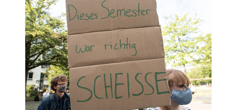 Studenten_Demo_fuer_66468853 Kopie.jpg