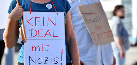 Erfurt, 12. Juli: Solidaritätskundgebung mit Naziopfern vor dem ...
