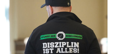 Markieren gerne den harten Fighter: Neonazis mit Kampfsportfimme... Markieren gerne den harten Fighter: Neonazis mit Kampfsportfimme...
