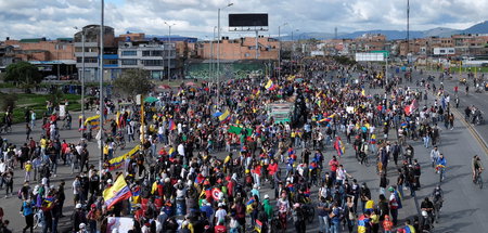 OO9RBL2C_RTRMADP_3_COLOMBIA-PROTESTS.JPG