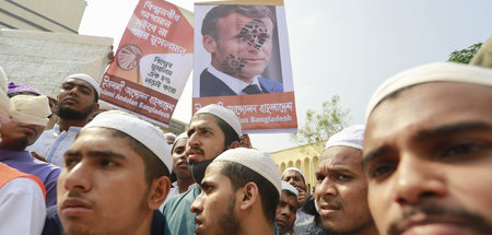 Protestierende in Dhaka rufen zum Boykott französischer Produkte