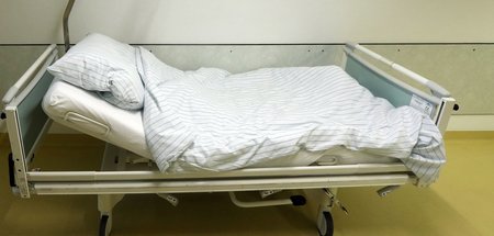 Joey Comeaus Roman ist ein nachdenklicher Text über das Sterben,... Joey Comeaus Roman ist ein nachdenklicher Text über das Sterben,...