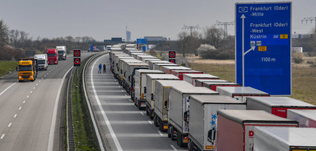 Engagierte Trucker wissen um ihre Kraft, wenn die Räder stillste... Engagierte Trucker wissen um ihre Kraft, wenn die Räder stillste...