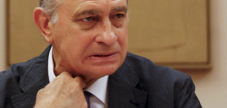 RTRMADP_3_SPAIN-ELECTION-MINISTER.JPG