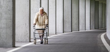 Altersruhestand: Oft alleinstehend, körperlich eingeschränkt und...
