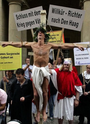 Mathieu Carrière protestiert vor dem Bundesjustizministerium, 17...