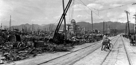 Ein Überlebender nach dem Atombombenabwurf auf Hiroshima