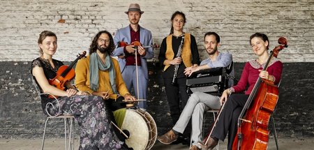 Die bunte Truppe nennt sich Halva, der Name einer Süßspeise, die...