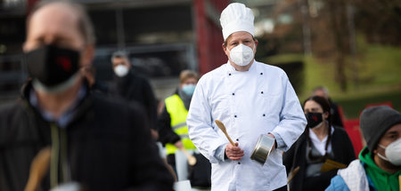 Beschäftigten in der Gastronomie setzten die Pandemieverordnunge... Beschäftigten in der Gastronomie setzten die Pandemieverordnunge...