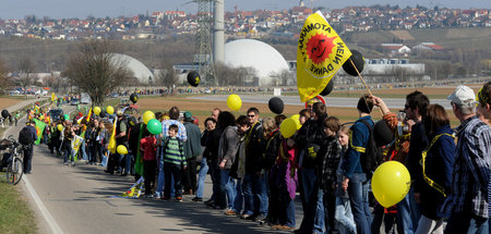Menschenkette_gegen_68664263.jpg