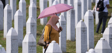 Zum Politikum gemacht: Gedenkfriedhof in Potocari nahe Srebrenic... Zum Politikum gemacht: Gedenkfriedhof in Potocari nahe Srebrenic...