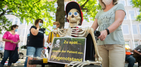Unter dem Personalmangel im Gesundheitswesen leiden am Ende Besc... Unter dem Personalmangel im Gesundheitswesen leiden am Ende Besc...