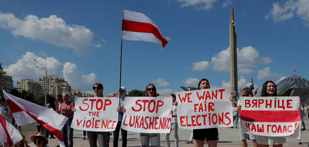 Kurz nach den Wahlen: Gegner Lukaschenkos demonstrieren in Minsk...