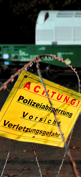 Mit Stacheldraht und Polizeiketten: Schutz für den Castor