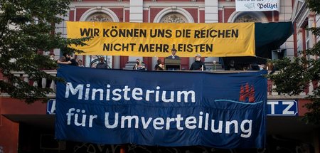 Aktivisten von »Wer hat, der gibt« haben am Vorabend der Demonst...