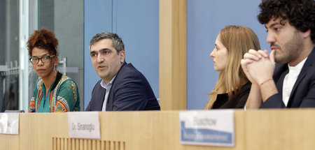 Die Bundeskonferenz der Migrantenorganisationen äußert sich zu r... Die Bundeskonferenz der Migrantenorganisationen äußert sich zu r...