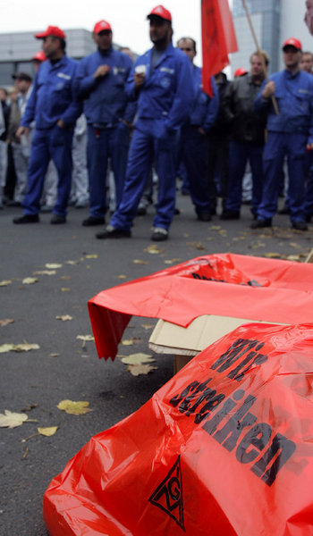 Die kämpferischen Parolen der IG-Metall-Spitze wurden schnell en...