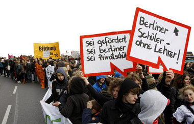 Auch Massenproteste von Schülern wie am vergangenen Mittwoch in ...
