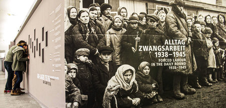 An alltägliches Leid erinnern: Ausstellung im Dokuzentrum in Ber...