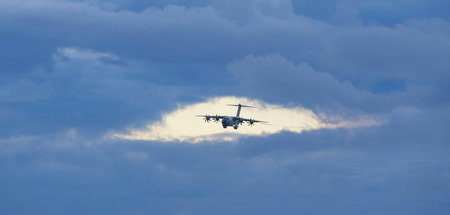 Airbus der Bundeswehr landet nach Einsatz in Kabul auf dem Flugh...