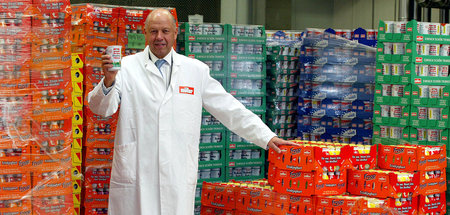 Auf dem Weg zum Verdienstorden: Theo Müller prüft den Produktion... Auf dem Weg zum Verdienstorden: Theo Müller prüft den Produktion...