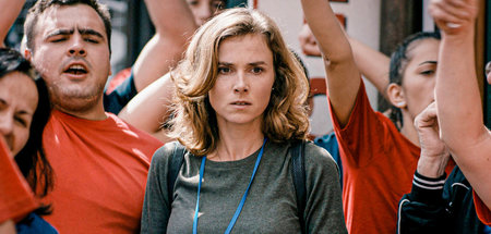 Anna (Karin Hanczewski) beobachtet ein grausames Verbrechen: »Ki... Anna (Karin Hanczewski) beobachtet ein grausames Verbrechen: »Ki...